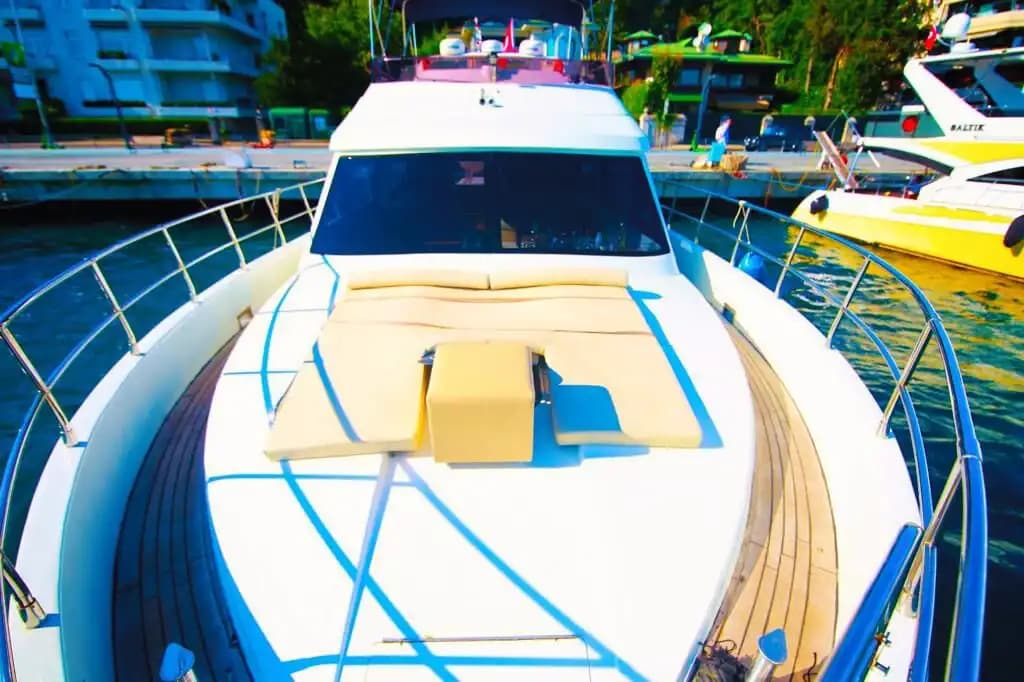 Bebek’te Kiralık Yat Günübirlik veya Saatlik