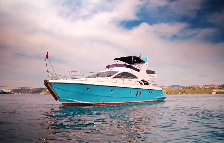 İstanbul Kuruçeşme’den Ayrıcalıklı Bir Deniz Turu İçin Lüks Yat Seçeneği!