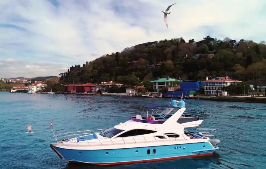 İstanbul Kuruçeşme’den Ayrıcalıklı Bir Deniz Turu İçin Lüks Yat Seçeneği!