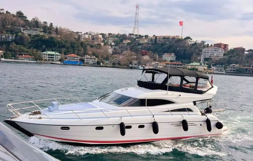 Lüks Donanımlı Özel Yat ile Boğaz’ın Eşsiz Manzarasına Tanık Olun