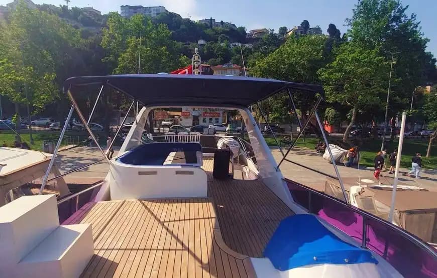 İstanbul Kuruçeşme’den Ayrıcalıklı Bir Deniz Turu İçin Lüks Yat Seçeneği! 11