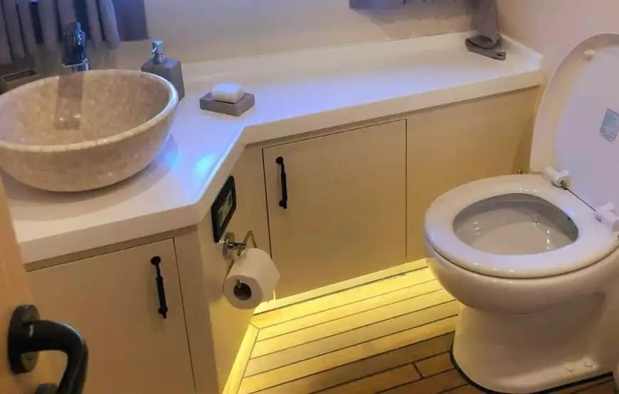 Bodrumda 20 m 12 Kişiye Kadar Eğlence Dolu Yat Turu 10
