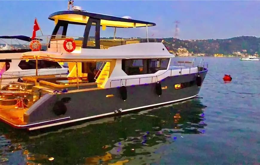 Bodrumda 20 m 12 Kişiye Kadar Eğlence Dolu Yat Turu