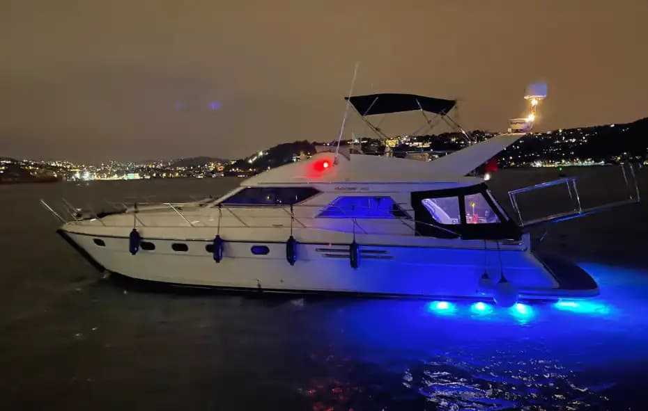 15 metrelik Princess motoryat ile Bebek'te unutulmaz günübirlik ve saatlik deniz keyfi sizi bekliyor.