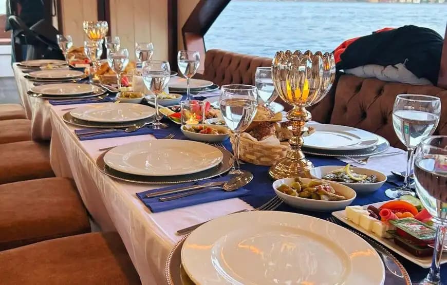 İstanbul'da 24 Metrelik Ekstra Lüks Motoryat ile 60 Kişiye Kadar Özel Organizasyonlar! 11