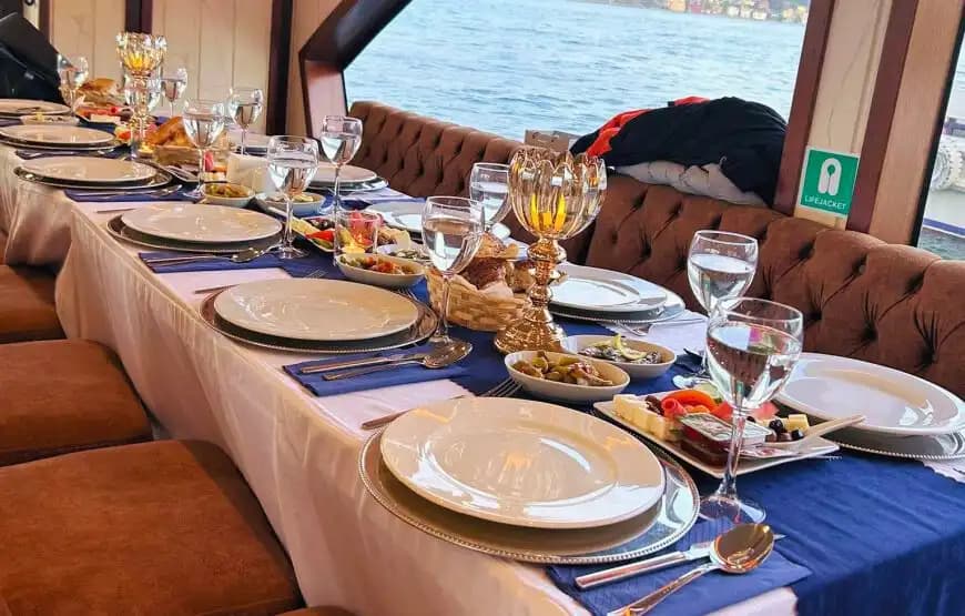 İstanbul'da 24 Metrelik Ekstra Lüks Motoryat ile 60 Kişiye Kadar Özel Organizasyonlar! 12