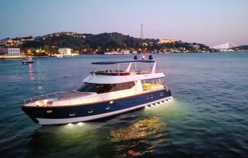 İstanbul Boğazı’nda 20 Metrelik Motoryat ile Özel ve Kurumsal Organizasyonlar İçin Mükemmel Seçenek! 6