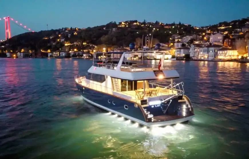 İstanbul Boğazı’nda 20 Metrelik Motoryat ile Özel ve Kurumsal Organizasyonlar İçin Mükemmel Seçenek!