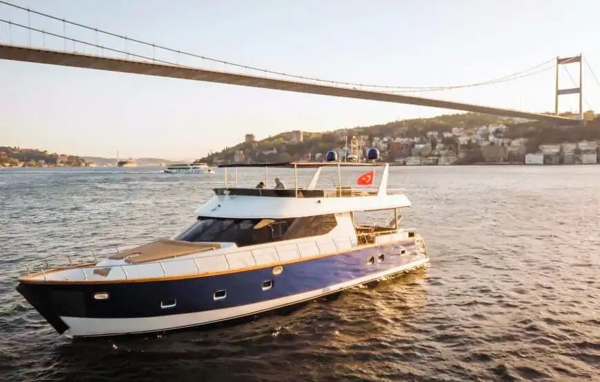 İstanbul Boğazı’nda 20 Metrelik Motoryat ile Özel ve Kurumsal Organizasyonlar İçin Mükemmel Seçenek! 3