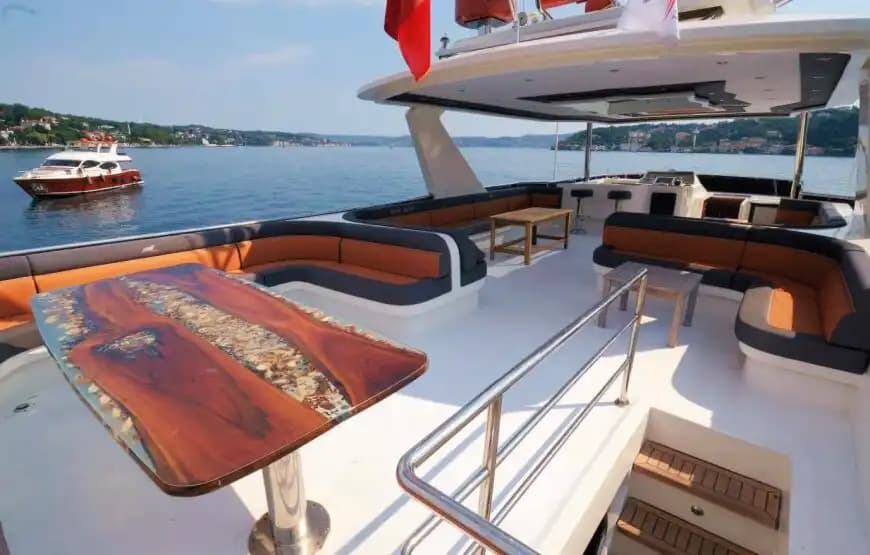 Tarabya’dan Hareket Eden Özel Yapım Motoryat ile Mavi Yolculuk 9