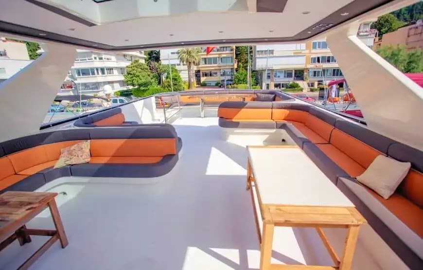 Tarabya’dan Hareket Eden Özel Yapım Motoryat ile Mavi Yolculuk