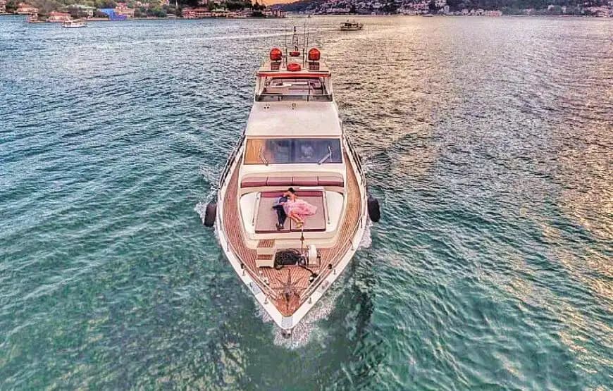 İstanbul Bebek 26 Metrelik Lüks Motoryat ile 36 Kişiye Kadar Özel Turlar!