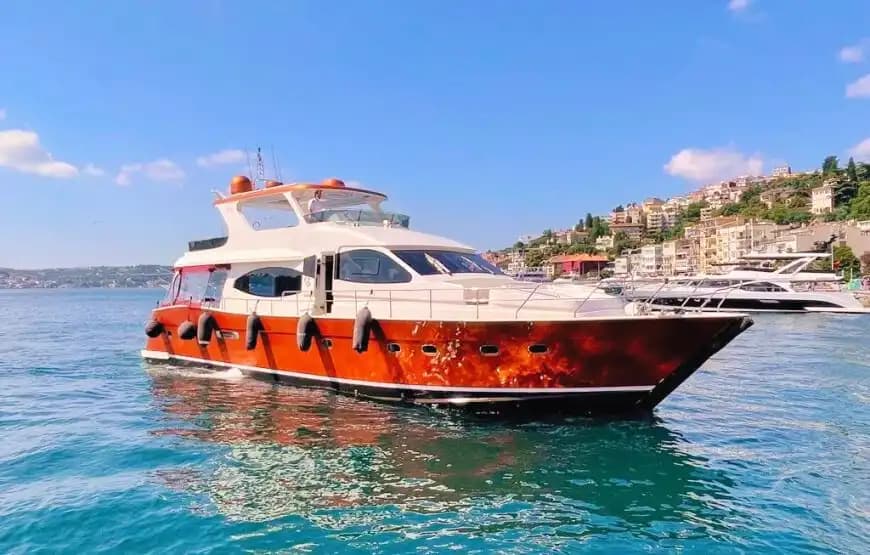 İstanbul Bebek 26 Metrelik Lüks Motoryat ile 36 Kişiye Kadar Özel Turlar! 2
