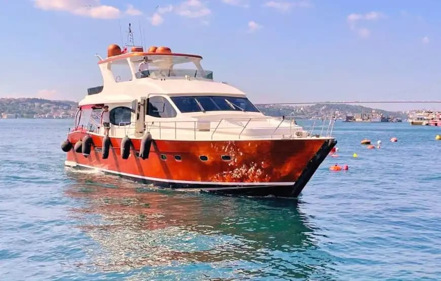 İstanbul Bebek 26 Metrelik Lüks Motoryat ile 36 Kişiye Kadar Özel Turlar! - Teknede Parti