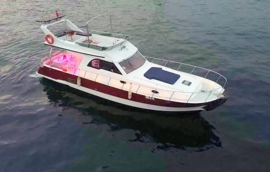 Boğaz'ın Tarihi Güzelliklerini 10 Kişiye Kadar Özel Yat ile Keşfedin 7