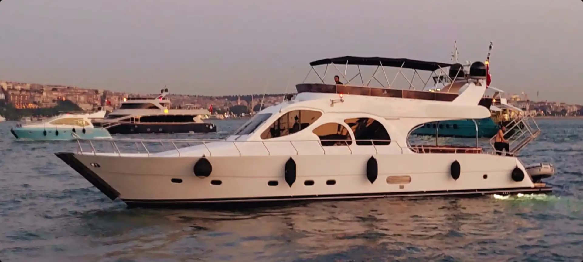 Bebek’ten Hareket Eden Özel Yat ile Romantik ve Eğlenceli Anlar - Yatta Evlilik Yıldönümü