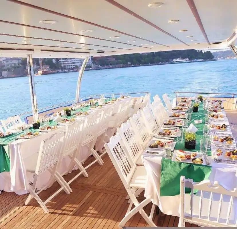Beykoz’dan Hareket Eden Lüks Yat ile Unutulmaz Anılar Biriktirin 9