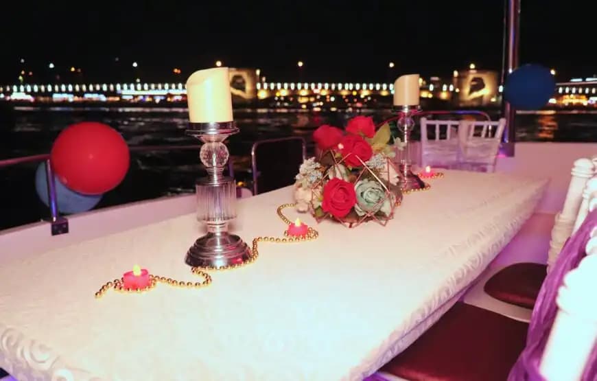 Eminönü Çıkışlı 15 Metrelik Lüks Motoryat ile Özel Organizasyonlar 6