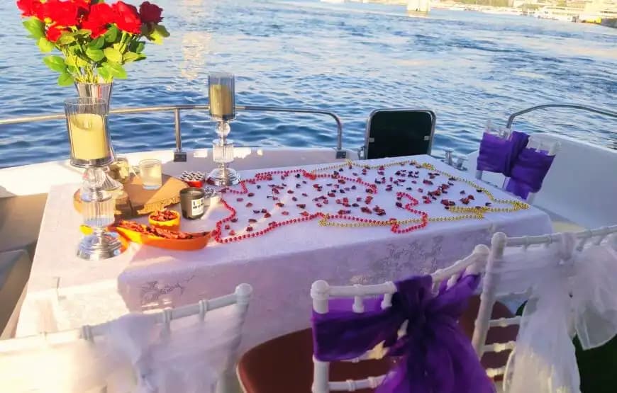 Eminönü Çıkışlı 15 Metrelik Lüks Motoryat ile Özel Organizasyonlar 5