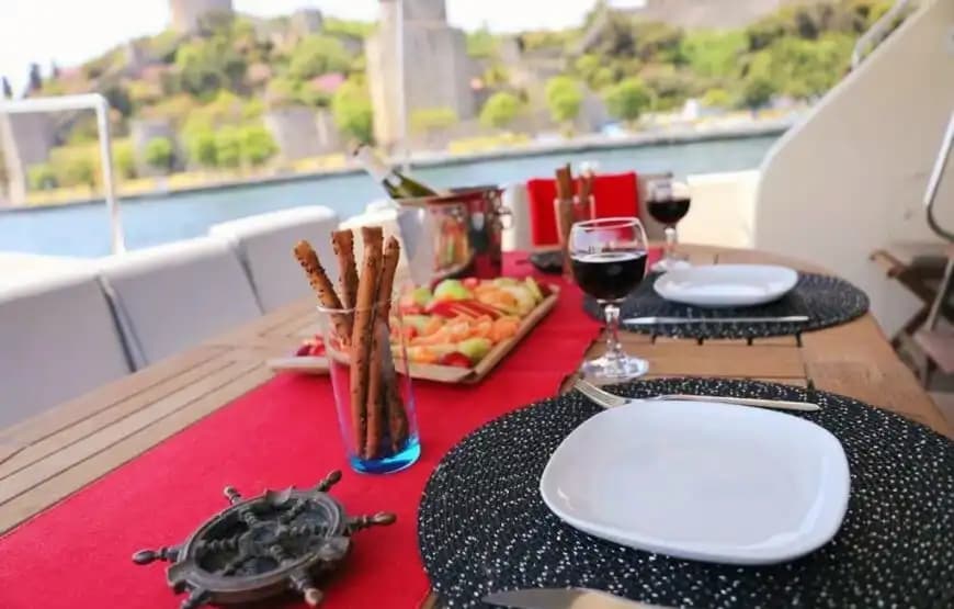 Bebek Çıkışlı Marques Motoryat ile Boğaz’da Fantastik Bir Yolculuk! 10