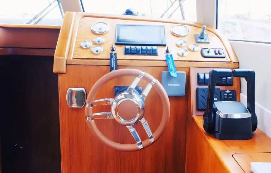 Küçükyalı’dan Denize Açılın: 14 Metrelik Motoryat ile Lüksü Hissedin 10