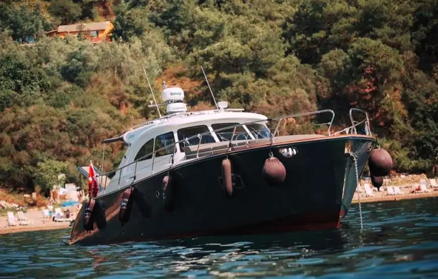 Küçükyalı’dan Denize Açılın: 14 Metrelik Motoryat ile Lüksü Hissedin 3
