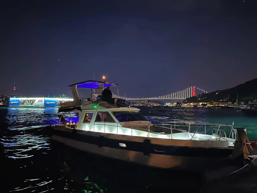 10 Kişi Kapasiteli Yat ile Boğaz’ın En Güzel Noktalarını Keşfedin