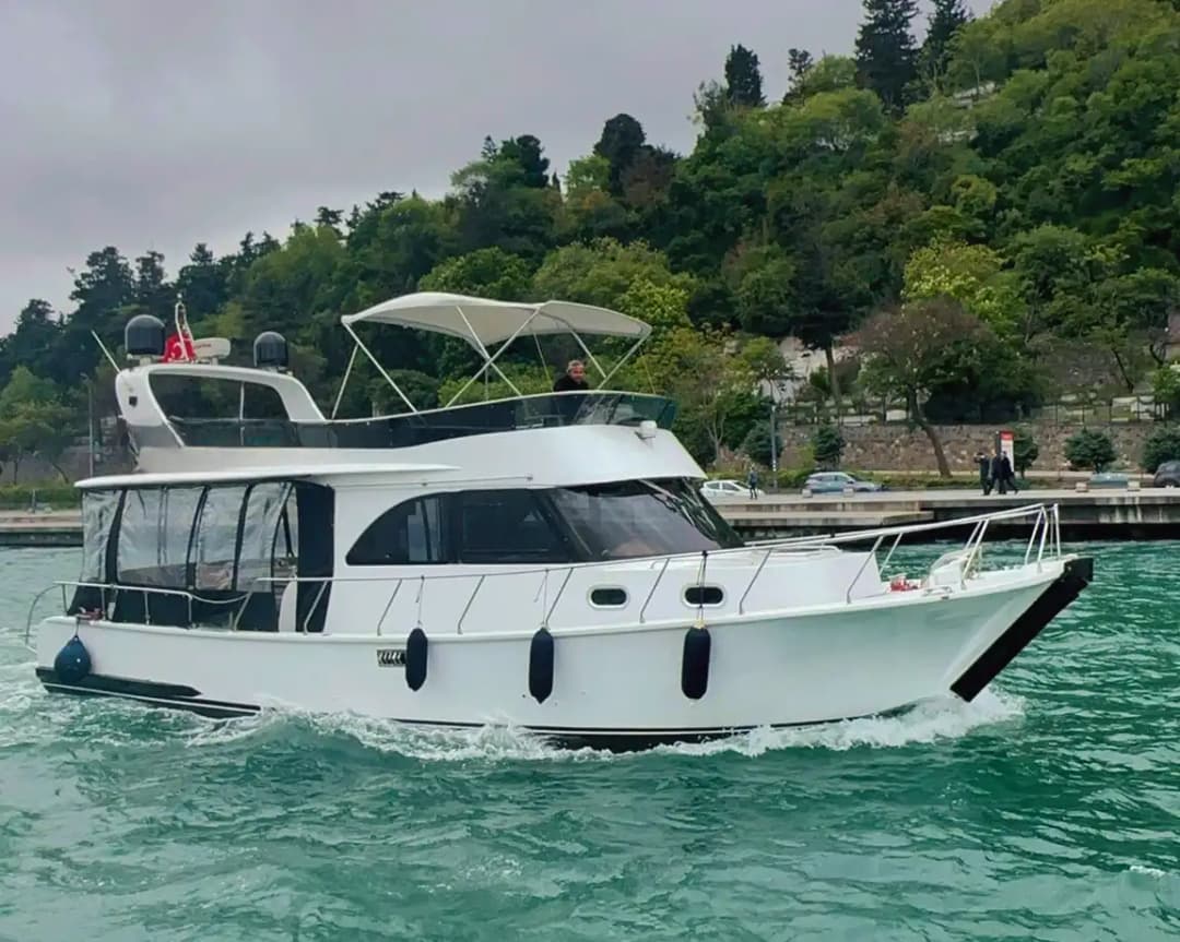 İstanbul Tarabya Çıkışlı Özel Yat ile Boğaz’ın Serin Sularında Keyifli Anlar