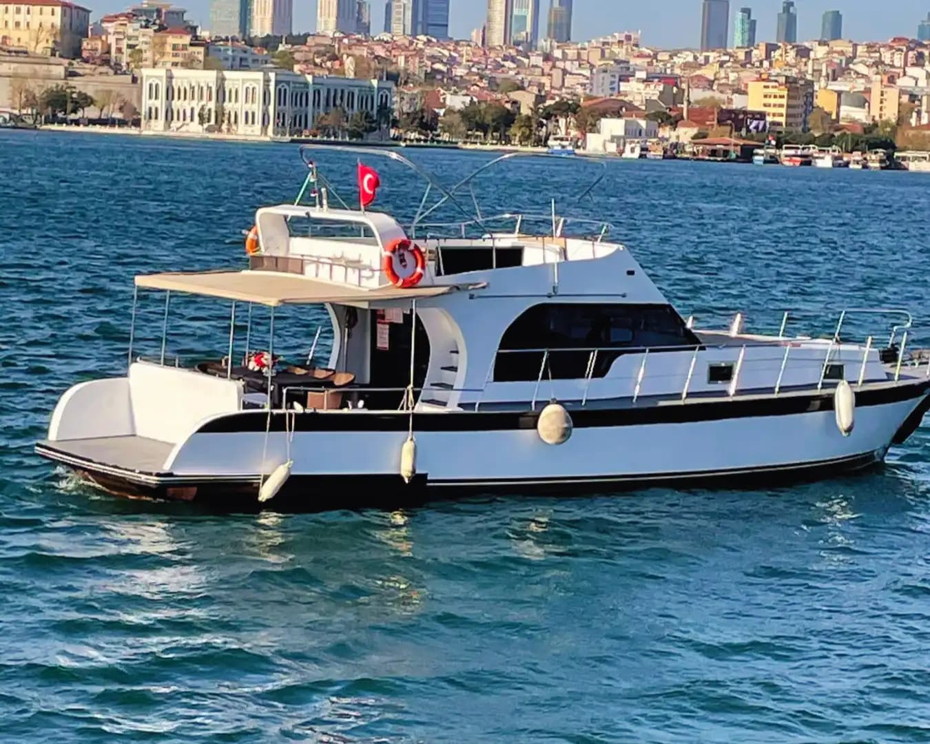12 Kişilik Modern Yat ile İstanbul’un Maviliklerinde Yolculuk 2