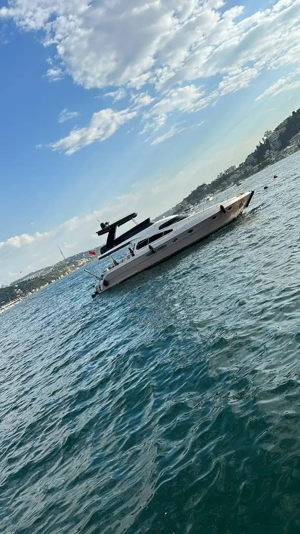 Lüks ve Özel: İstanbul'da Sevdiklerinizle Özel Bir Deniz Turu 6