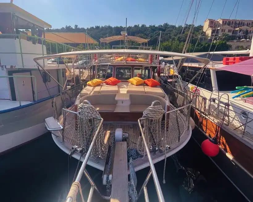 Eşsiz Manzaralar ve Rahatlık İçin Kalkan’da Günlük Tekne Kiralama 3