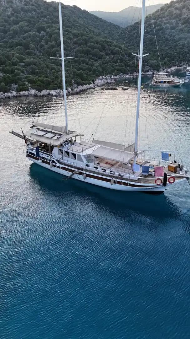 Kaş’ta Konforlu Gulet Tatili – 12 Kişilik Özel Deniz Serüveni 9