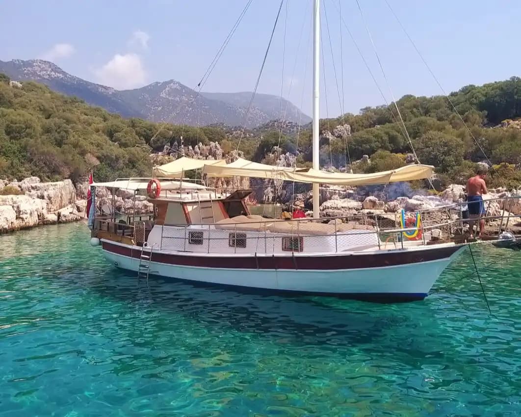 Küçük Gruplar İçin Kaş’ta Özel Günlük Tekne Deneyimi - Yatta Kurumsal Toplantı