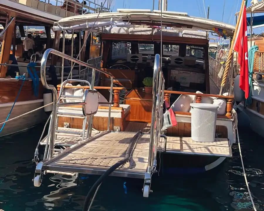 Kaş’ın Gizli Koylarını Keşfetmek İçin Mükemmel Günlük Tekne 6
