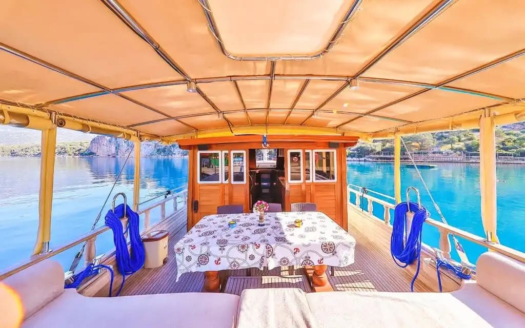 Geniş Kabinleri ve Modern Donanımıyla Kaş’ta Mükemmel Gulet Tatili 8