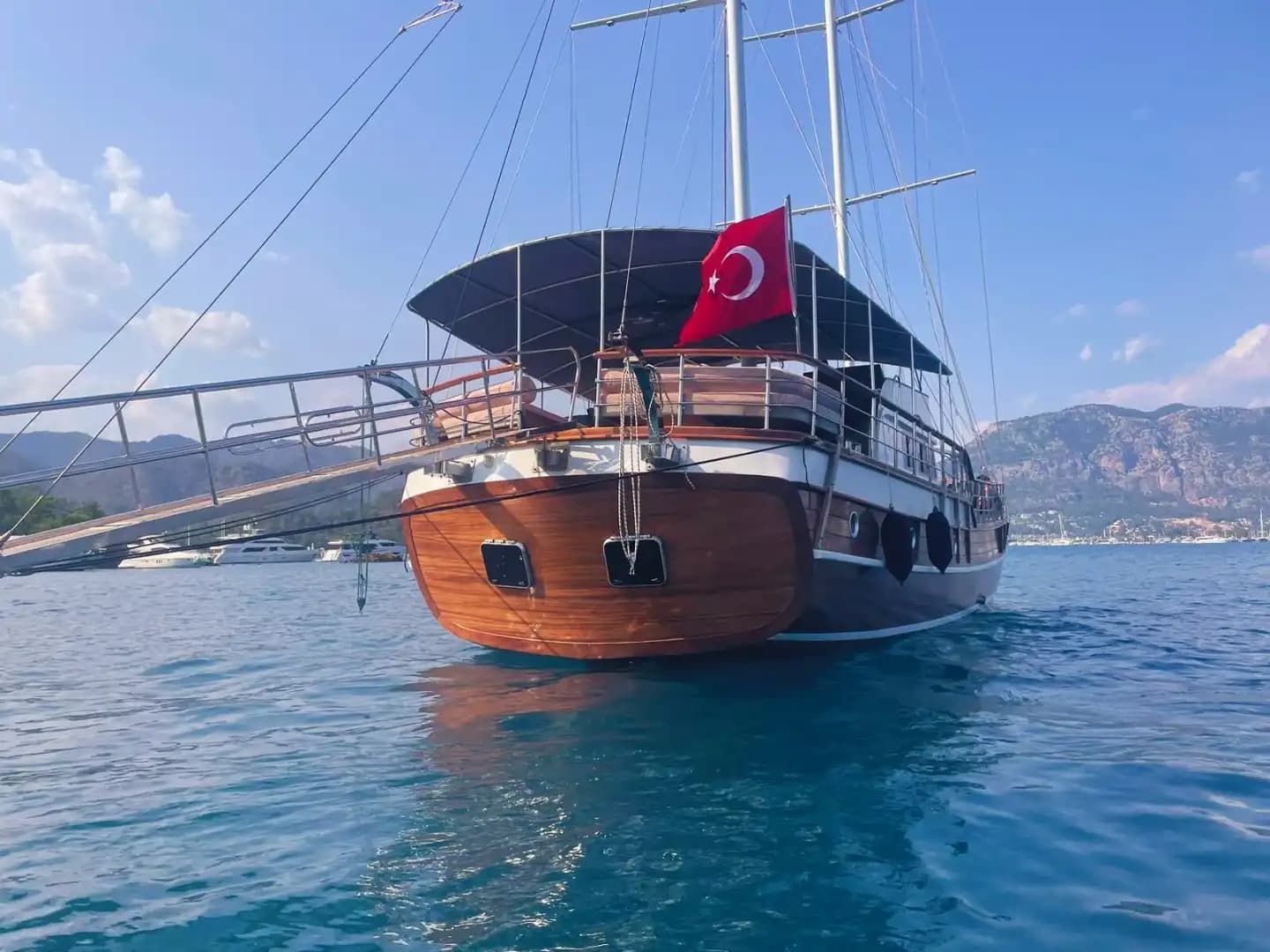 Denizle İç İçe Bir Tatil: 5 Kabinli Özel Gulet Kaş’ta! 8