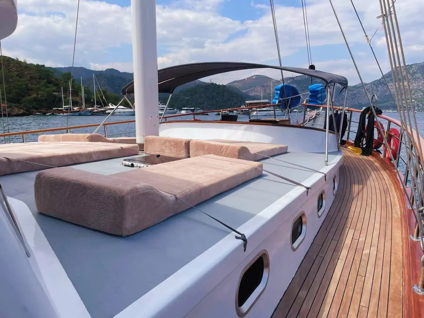 Denizle İç İçe Bir Tatil: 5 Kabinli Özel Gulet Kaş’ta! 10