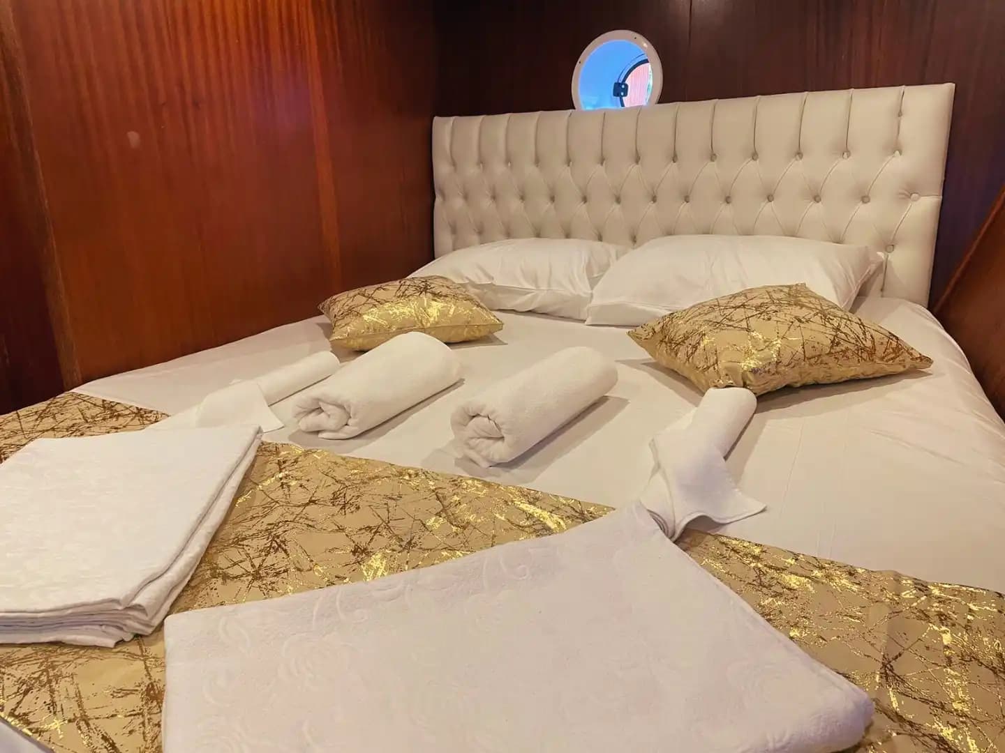 Denizle İç İçe Bir Tatil: 5 Kabinli Özel Gulet Kaş’ta! 16