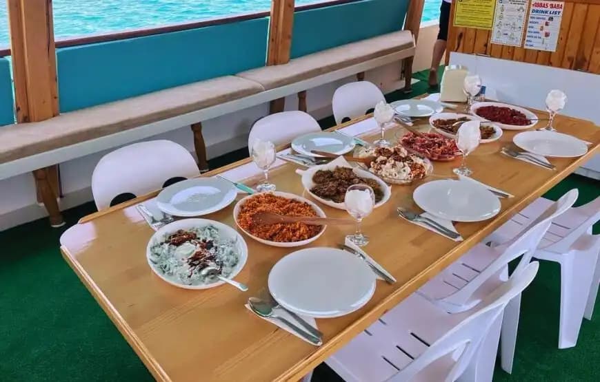 Deniz Üzerinde Özel Organizasyonlar İçin Kekova’da Geniş Tekne Seçeneği 7