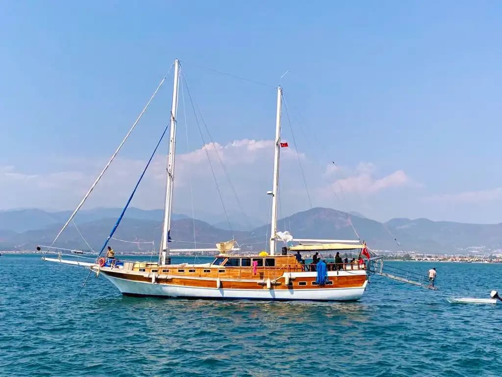 14 Kişilik Konforlu Gulet Tatili Kaş’ta Sizleri Bekliyor