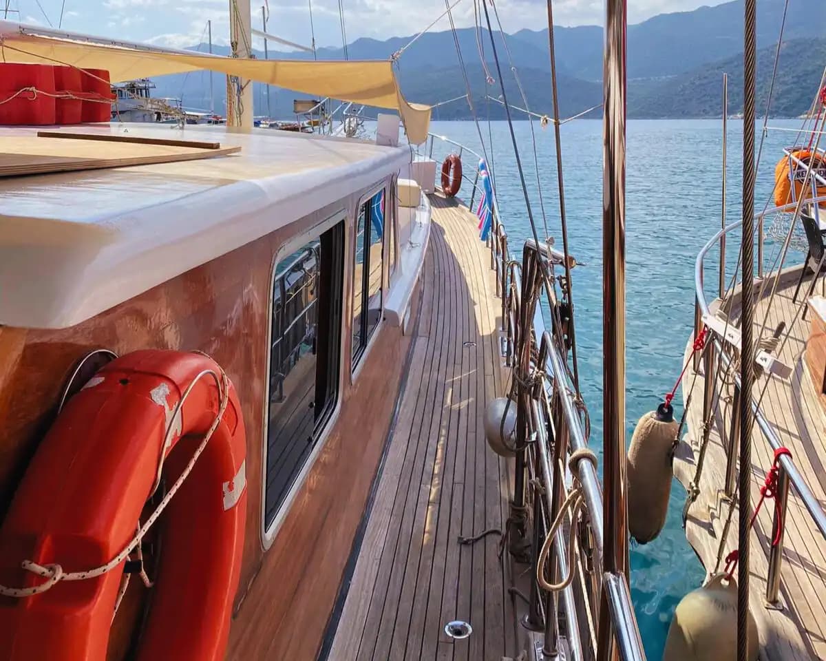 Kekova'da Tam Donanımlı Gulet ile Konaklamalı Keşif 7