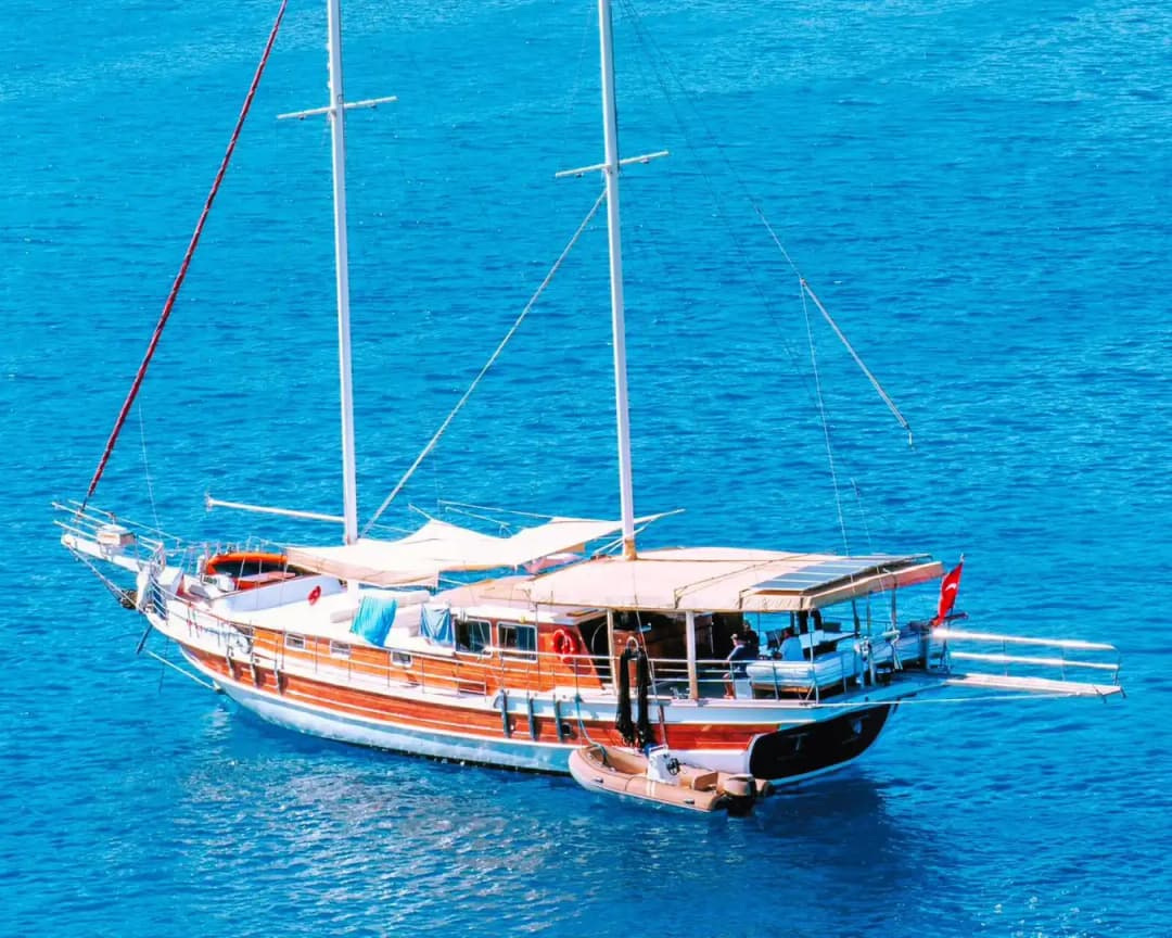 Kekova'da Tam Donanımlı Gulet ile Konaklamalı Keşif