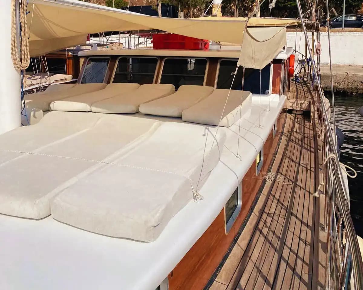 Kekova'da Tam Donanımlı Gulet ile Konaklamalı Keşif 9