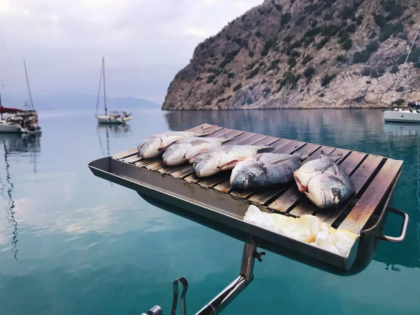 Romantik Kaçamaklardan Aile Tatillerine – Kemer’de Gulet Kiralama 11