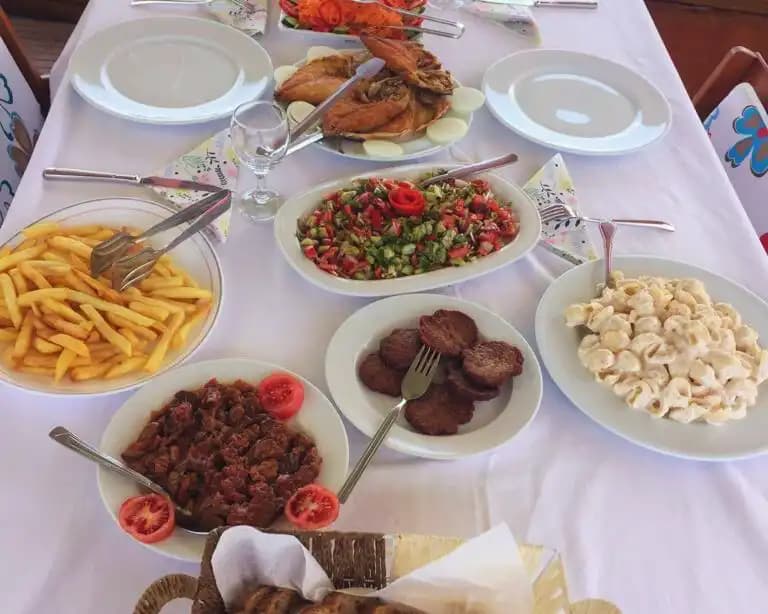 Romantik Kaçamaklardan Aile Tatillerine – Kemer’de Gulet Kiralama 12