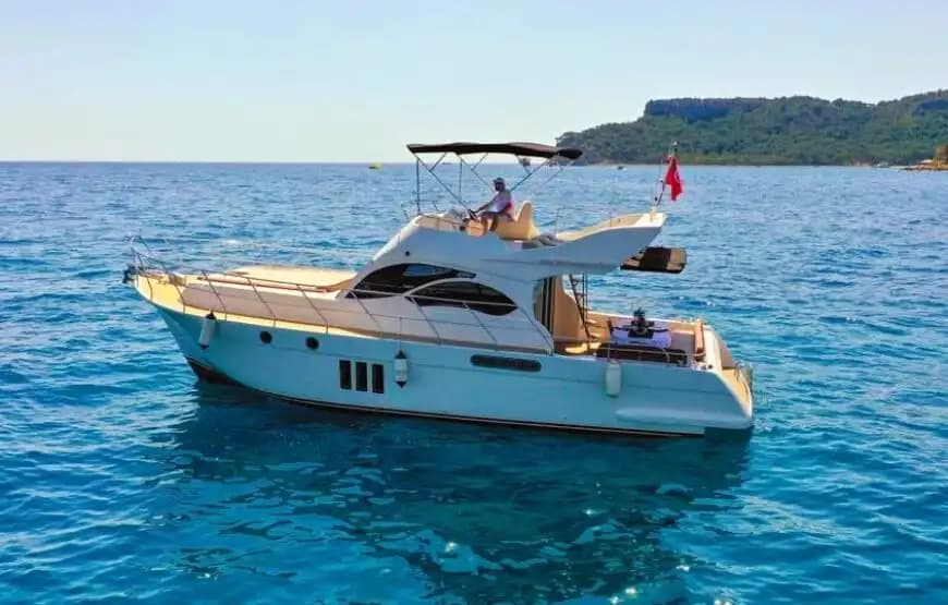 Kemer’den Hareket Eden 12 Kişilik Uygun Fiyatlı Yat Kiralama Seçeneği 7