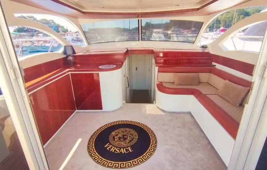 Kemer’den Hareket Eden 12 Kişilik Uygun Fiyatlı Yat Kiralama Seçeneği 6