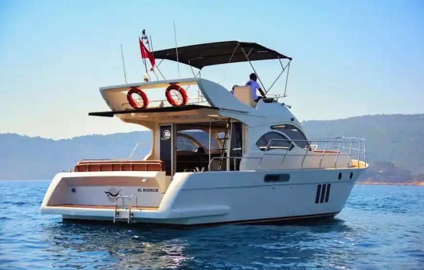 Kemer’den Hareket Eden 12 Kişilik Uygun Fiyatlı Yat Kiralama Seçeneği 3