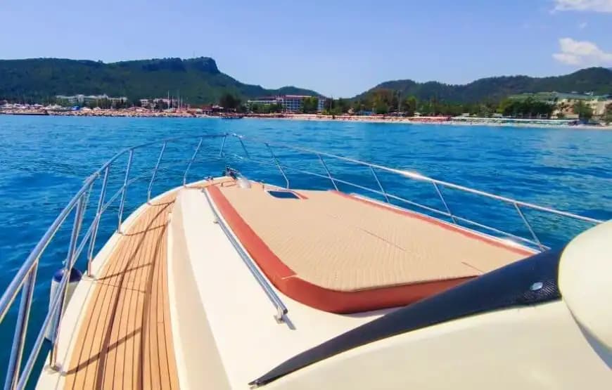 Kemer’den Hareket Eden 12 Kişilik Uygun Fiyatlı Yat Kiralama Seçeneği 8