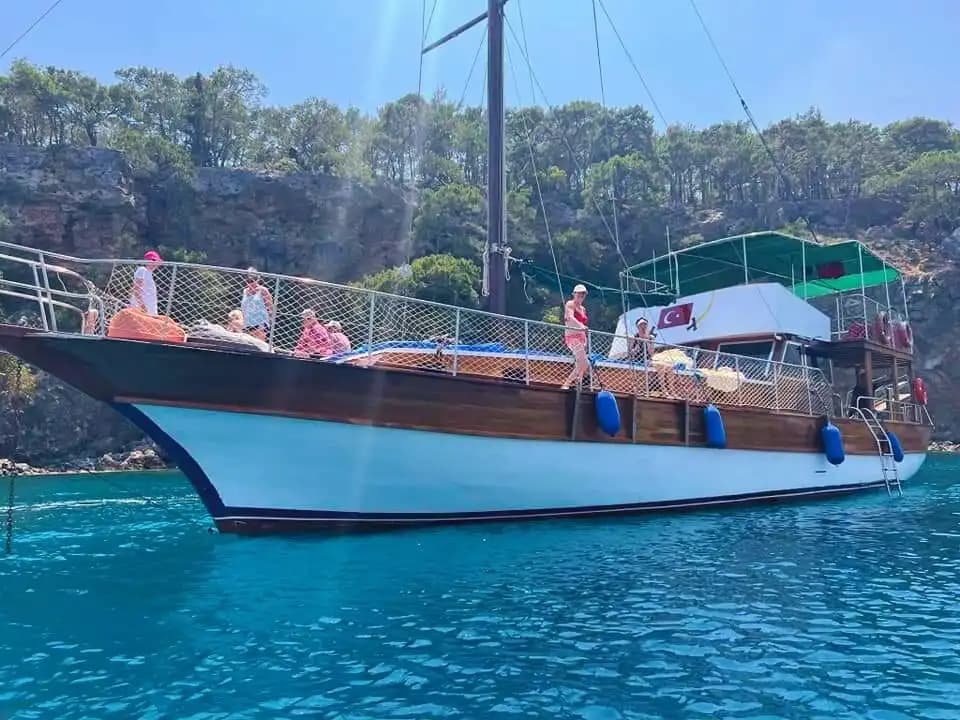Lüks ve Eğlenceyi Birleştiren Tekne ile Unutulmaz Hatıralar - Yatta Kurumsal Toplantı